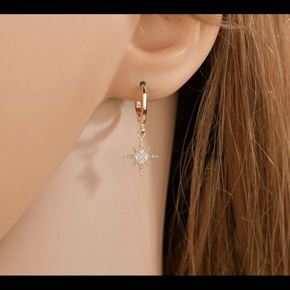 Asymmetrical Star and Moon 14kt Gold Filles Earrings - Picture 3 of 4